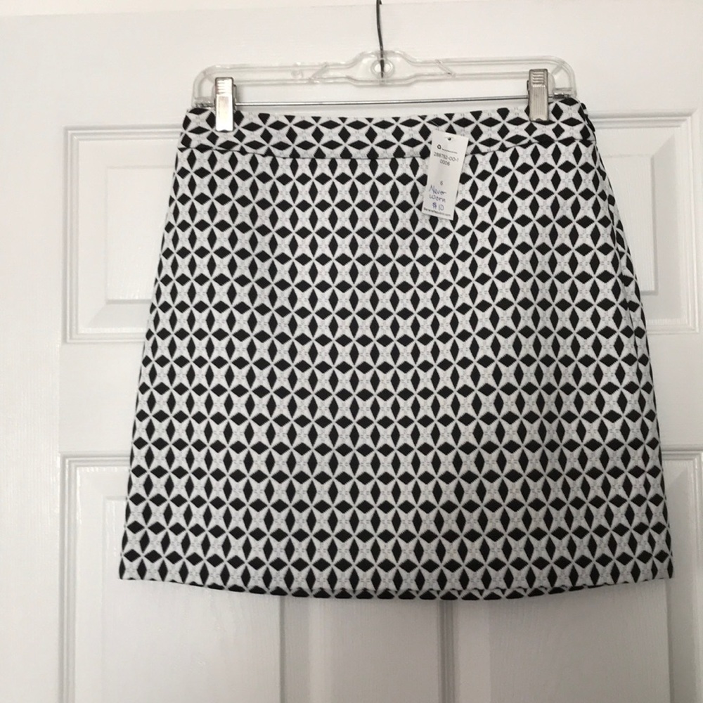 Banana Republic black and white miniskirt